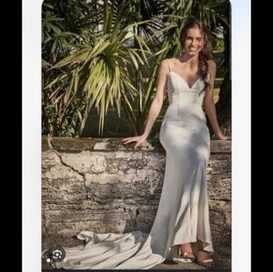 VOW'D Sophisticated Cream Wedding Dress Size 10 NWOT